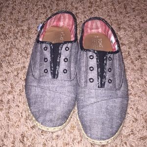 toms